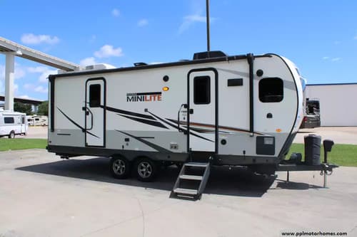 63186 - 25' 2022 Forest River Rockwood Mini Lite RLT w/2 Slides Image 1