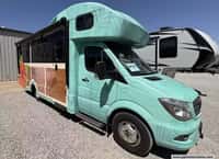 63058 - 26' 2018 Winnebago Navion 24J w/Slide Image 1