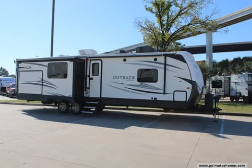65095 - 37' 2018 Keystone Outback 330RL w/3 Slides Image 1