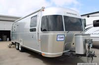 55577 - 28' 2012 Airstream Flying Cloud 27FB Image 1