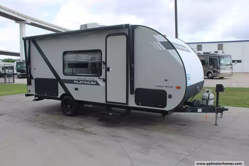 62533 - 22' 2019 Forest River Salem Fsx Platinum 179DBK - Bunk House Image 1