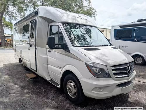 63514 - 25' 2016 Leisure Travel Unity Series 24MB w/Slide Image 1