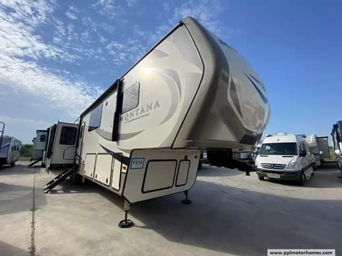 60631 - 40' 2019 Keystone Montana 3854BR w/4 Slides - Bunk House Image 1