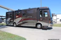 61078 - 35' 2014 Newmar Ventana Le 3433 340hp Cummins w/4 Slides Image 1