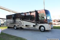 55250 - 37' 2016 Winnebago Itasca Suncruiser 37F w/3 Slides Image 1