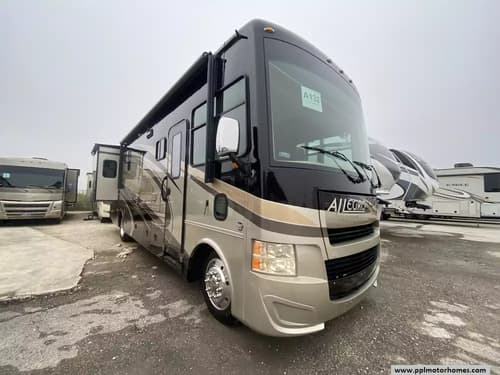 61663 - 33' 2015 Tiffin Allegro Open Road 31SA w/2 Slides Image 1