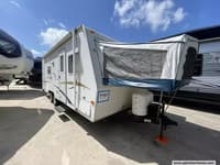 64167 - 23' 2004 Jayco Jayfeather 23B w/Slide Image 1