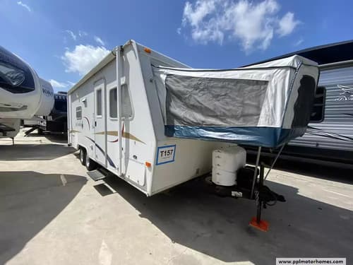 64167 - 23' 2004 Jayco Jayfeather 23B w/Slide Image 1