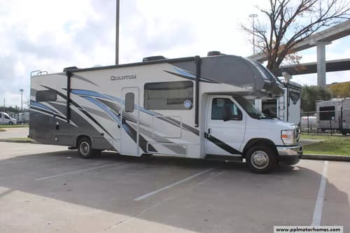 61761 - 32' 2024 Thor Quantum WS31 w/Slide Image 1