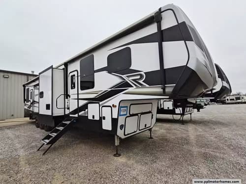 61633 - 45' 2023 Keystone Raptor 429 w/3 Slides & Generator  - Toy Hauler Image 1