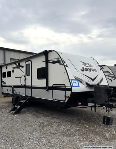 64932 - 28' 2021 Jayco Jay Feather 24RL w/Slide Image 1