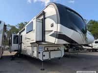 62904 - 42' 2025 Kz Durango Gold 382MBF w/5 Slides Image 1