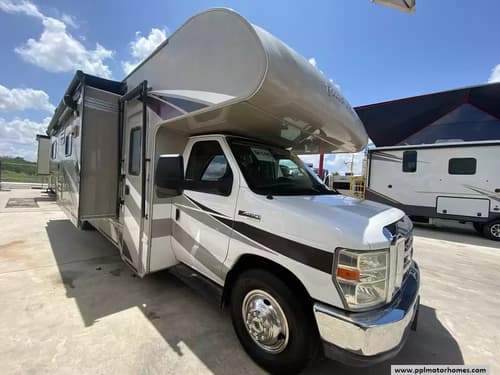 64297 - 30' 2015 Thor Fourwinds 28F w/Slide Image 1