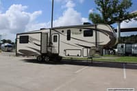 59877 - 33' 2016 Forest River Wildcat 28SGX w/3 Slides Image 1