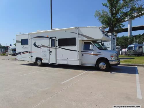 63050 - 30' 2013 Forest River Coachmen Freelander FRE w/Slide Image 1