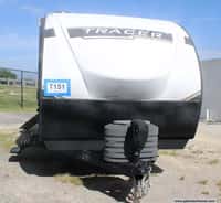 63751 - 28' 2024 Primetime Tracer 24RKS-1 w/Slide Image 1