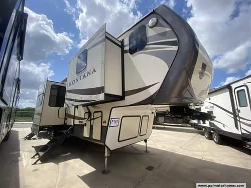 64260 - 40' 2017 Keystone Montana Legacy 3820FK w/5 Slides Image 1