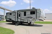 60139 - 31' 2019 Heartland Pioneer M-290 w/3 Slides Image 1