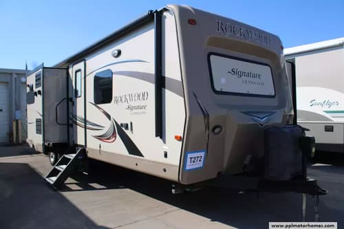 61028 - 34' 2015 Forest River Rockwood Signature Ultra 8293IKRBS w/3 Slides Image 1