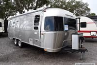 60747 - 25' 2023 Airstream Flying Cloud 25FBT Image 1