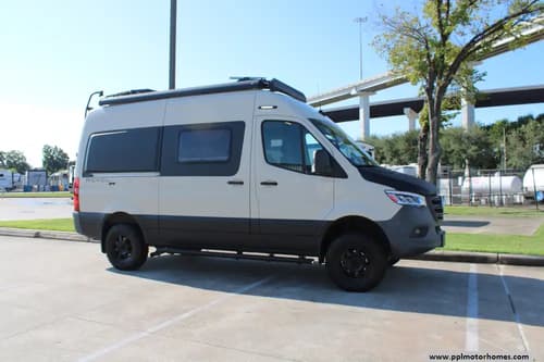 64952 - 21' 2023 Winnebago Revel (Diesel/4x4) 44E Image 1