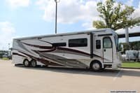 60596 - 44' 2021 Fleetwood Discovery Lxe 44H 450hp Cummins w/4 Slides Image 1