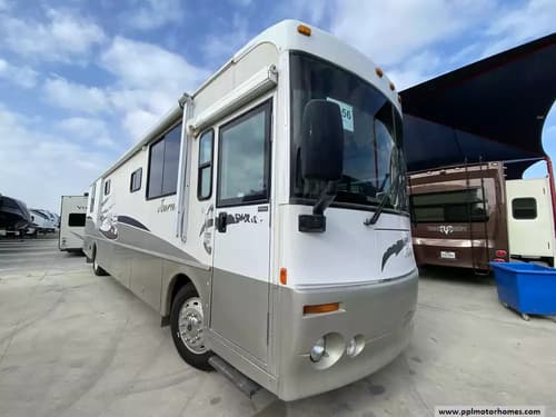 60270 - 39' 2002 Winnebago Journey DL 39QD 330hp Caterpillar w/2 Slides Image 1
