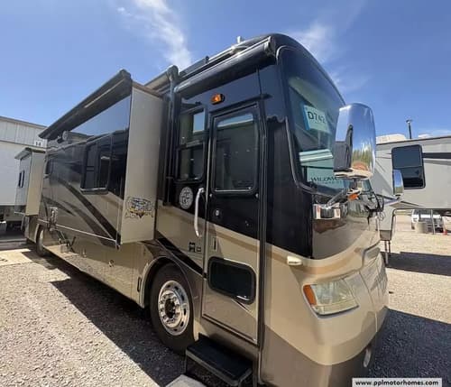 62715 - 40' 2007 Tiffin Phaeton 40QSH 350hp Mercedes Benz w/4 Slides Image 1