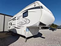 61283 - 34' 2010 Keystone Montana 2955RL w/2 Slides Image 1