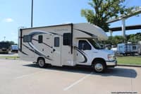 60671 - 24' 2017 Thor Chateau 23U Image 1