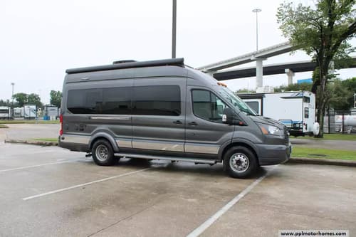 64004 - 22' 2018 Winnebago Paseo 48P Image 1