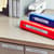 Organisation de bureau avec le ruban non laminé argenté avec texte noir M931 12 mm de Brother pour étiqueteuses P-touch