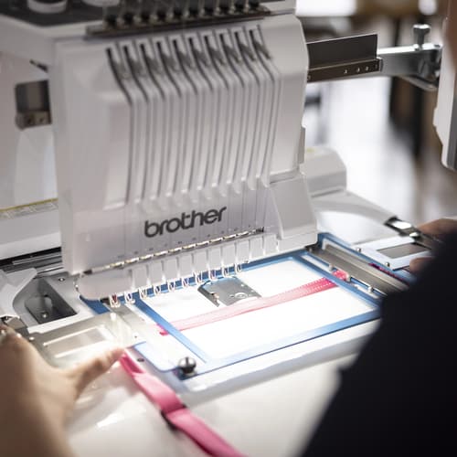 Brother PR1060W Machine à broder à dix aiguilles Entrepreneur Pro W