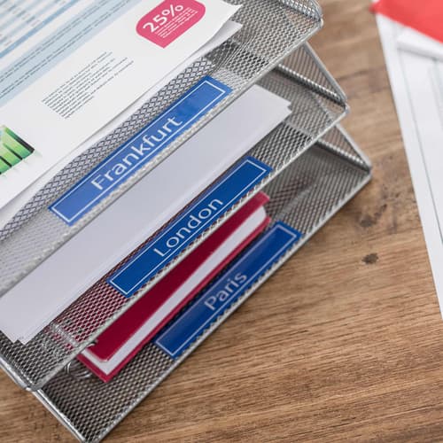 Brother TZe545G Ruban laminé bleu avec texte blanc authentique pour étiqueteuses P-touch, 18 mm de largeur x 8 m de longueur