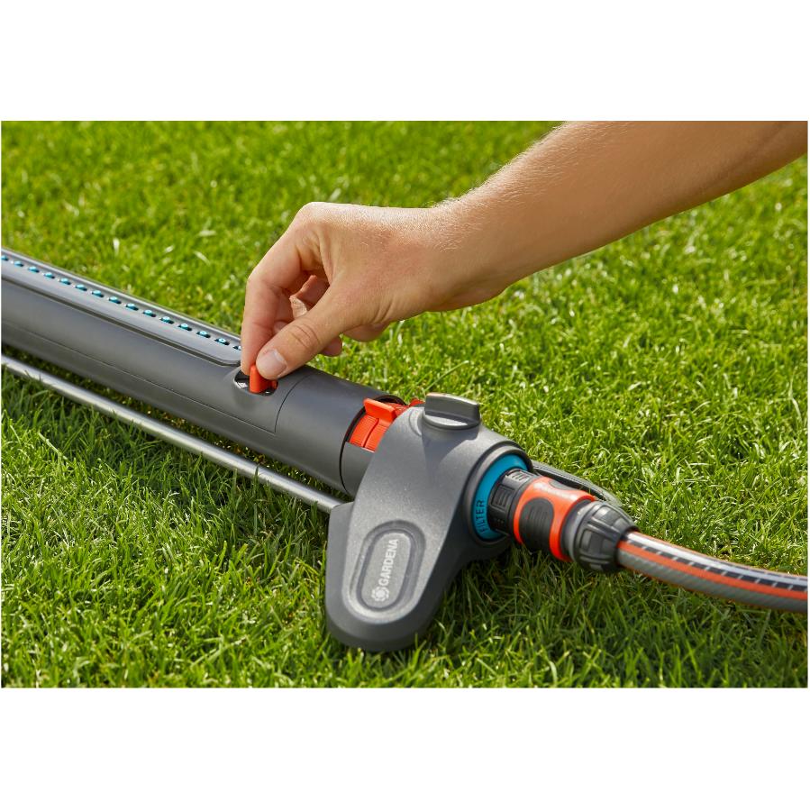 GARDENA Aquazoom Oscillating Lawn Sprinkler | Home Hardware