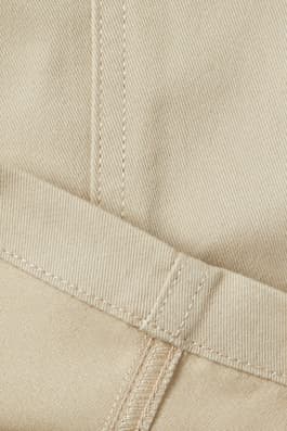 detail view of flat seams of  Boys' Adaptive Short