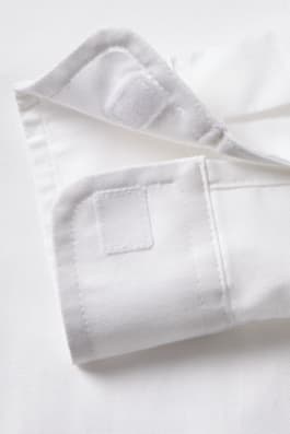 detail view of sleeve EZ-Closure of  Adaptive Long Sleeve Oxford Shirt