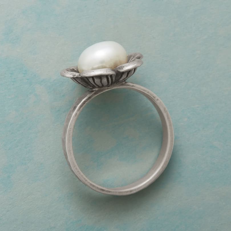 PEARL FLOWER RING view 1