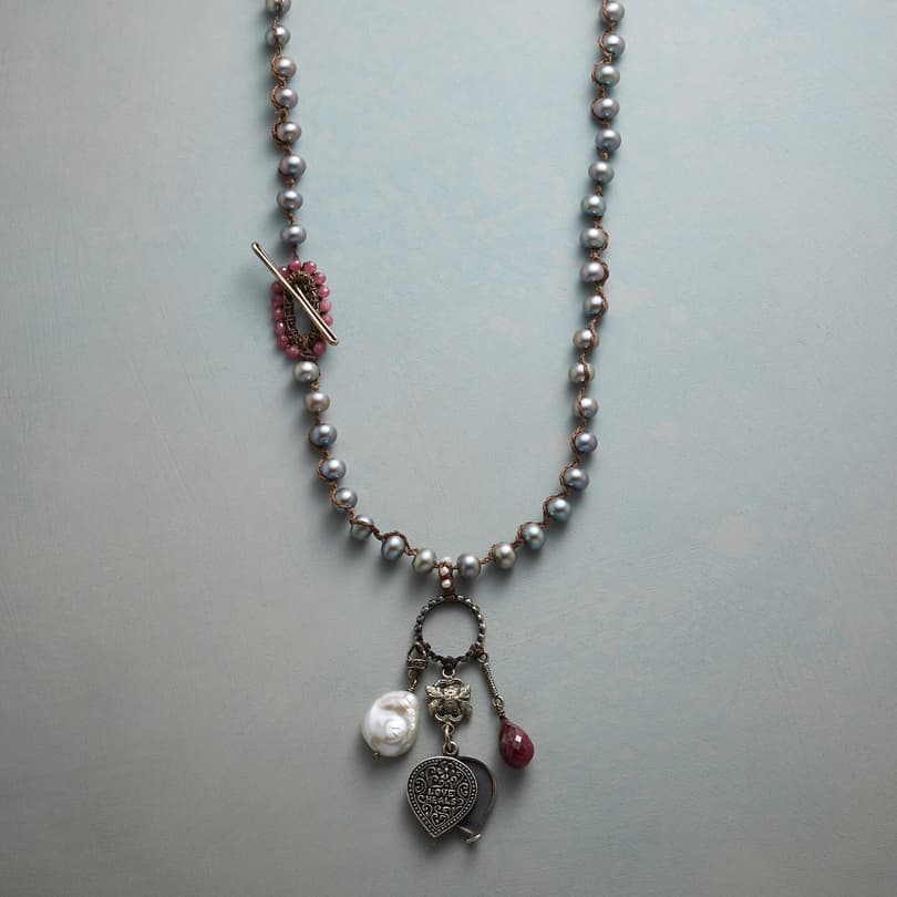 CHARMING PEARL NECKLACE view 1