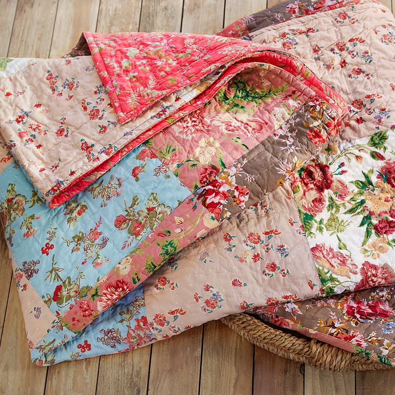 ORCHARD BLOOM PTWK QUILT view 3