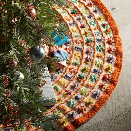 Heirloom Nordic Pom Pom Tree Skirt View 1