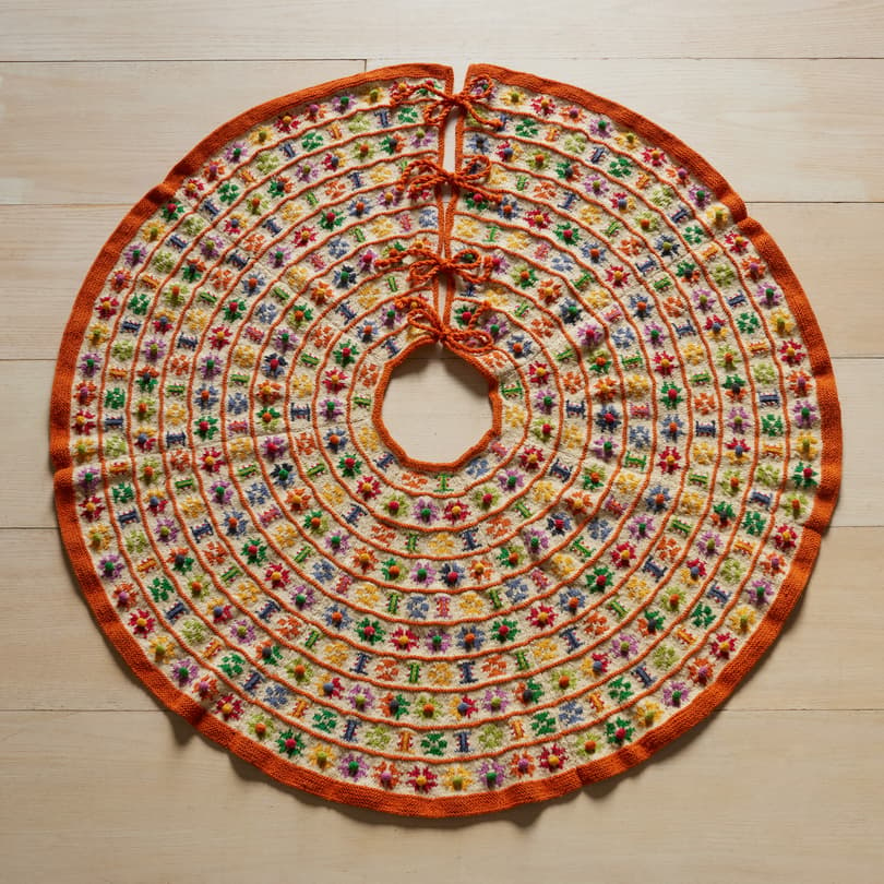 Heirloom Nordic Pom Pom Tree Skirt View 2