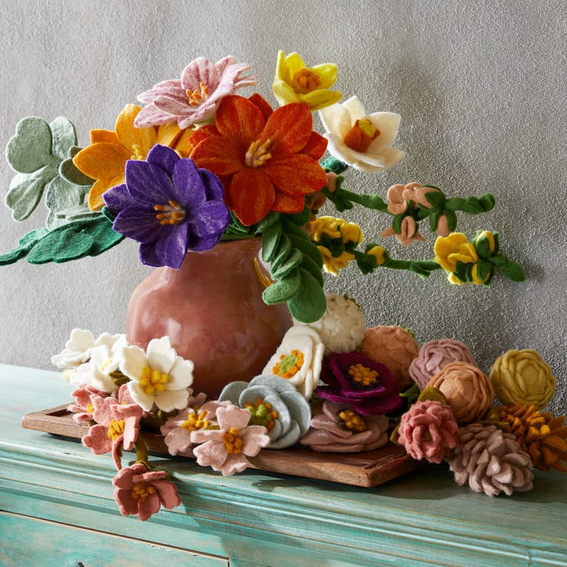 Gathered Felt Flowers - Housewife Eclectic
