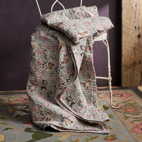 Delphine Floral Lightweight Quilt