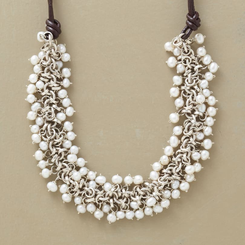 PRESENT-DAY PEARL NECKLACE view 1