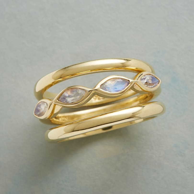 MOONSTONE IN THE MIDDLE RING TRIO view 1