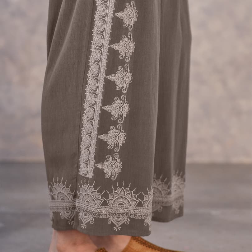 MEDALLION CROPPED PANT view 4