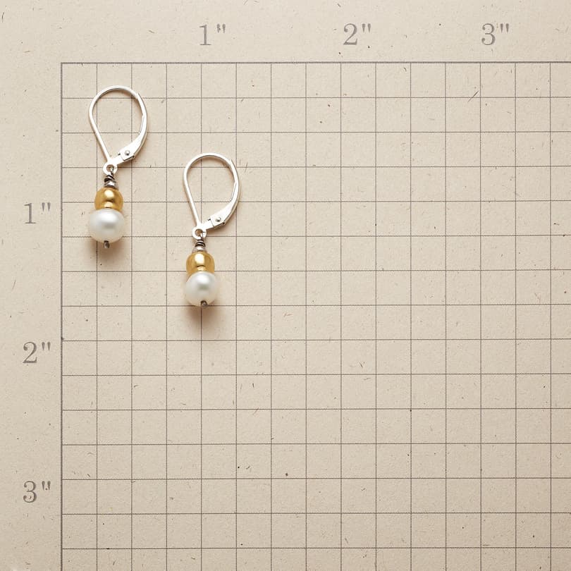 PEARL POETRY EARRINGS view 1