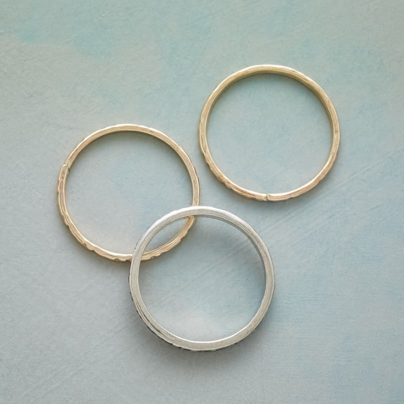 BETWEEN THE GROOVES RING TRIO view 1
