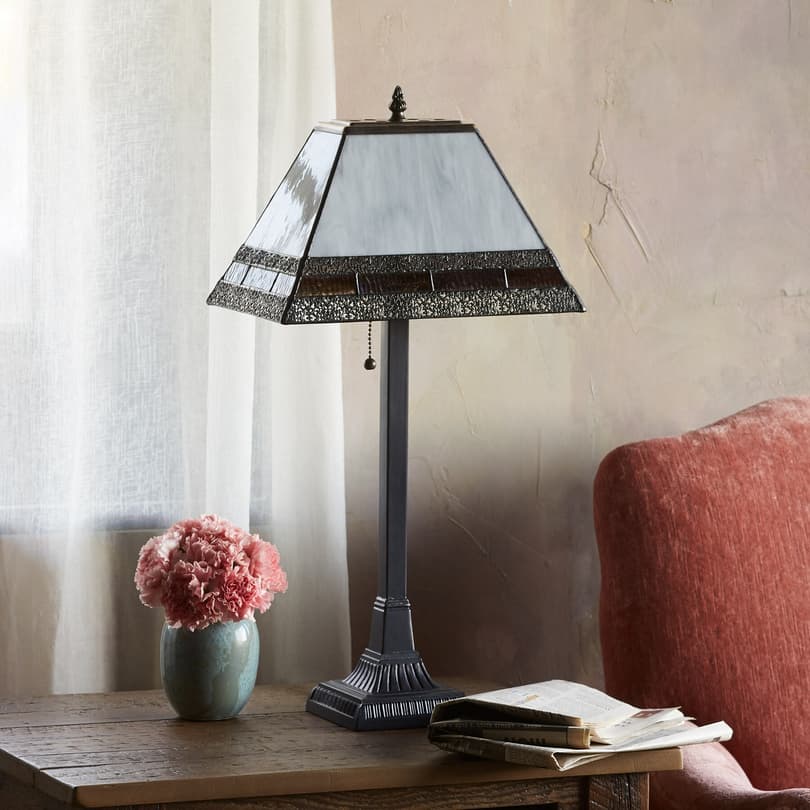 HALSEY TABLE LAMP view 1